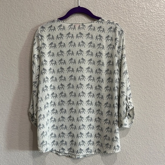 Pixley Stitch Fix Size S Gray White Elephant Print 3/4 Sleeve Roll Tab Blouse - Picture 6 of 10